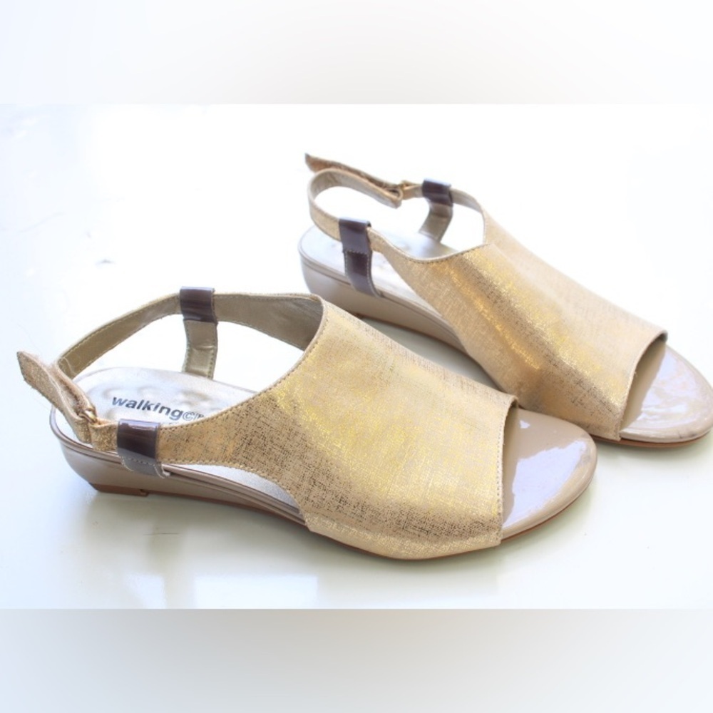 Walking Cradles Volare back strap sandals